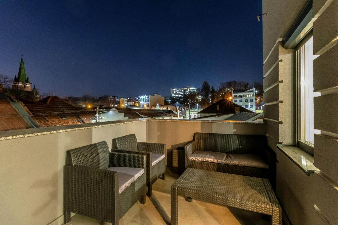 Modern And Stylish W Terrace Appartement
